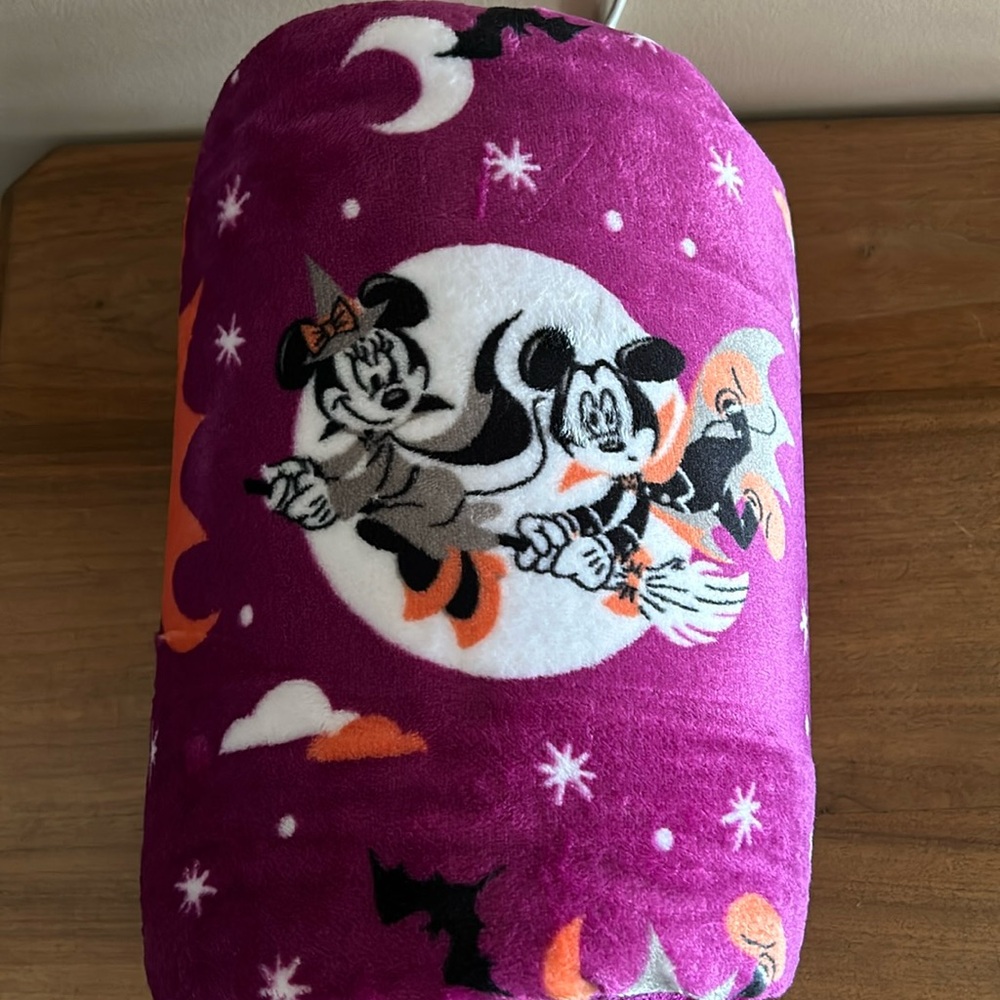 Mickey Halloween blanket